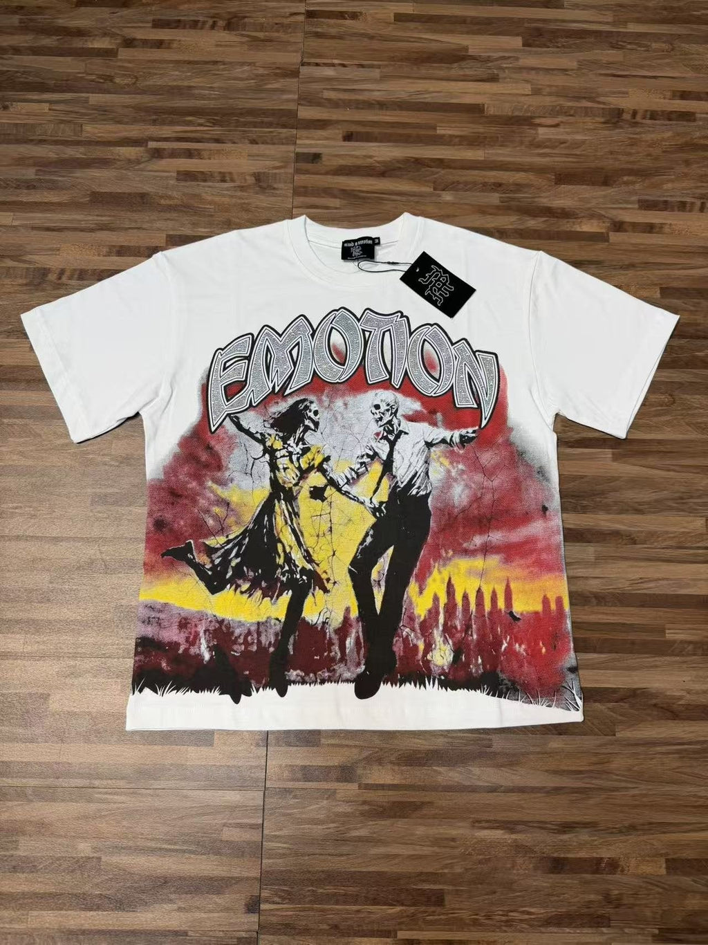 MIXED EMOTION Skeleton Graphic T-Shirt