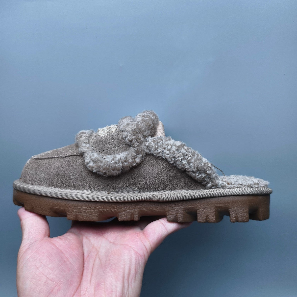Antelope Brown Fluffy Big Logo Casual Slippers