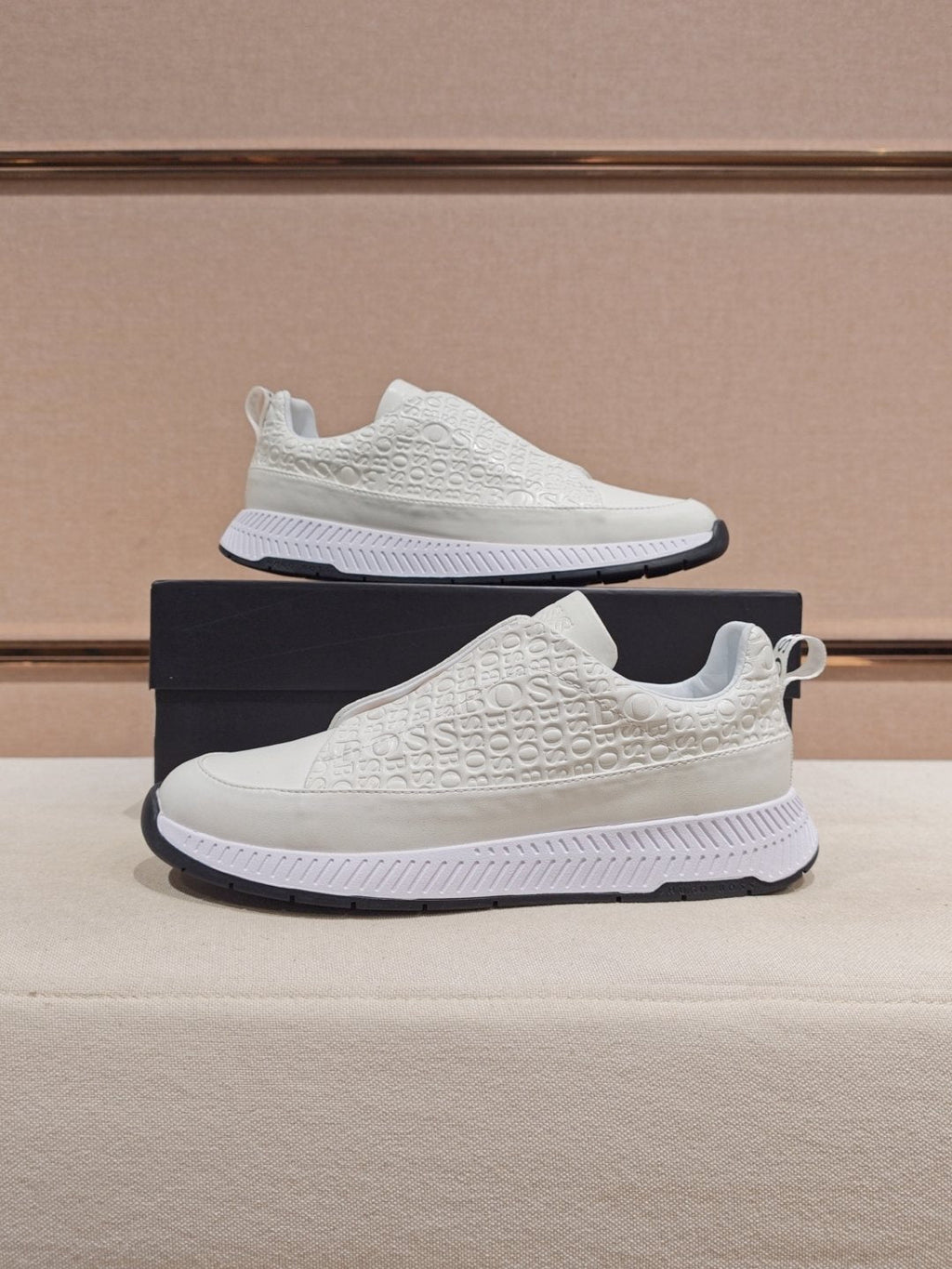 Hugo Boss Men's White Textured Low-Top Sneakers