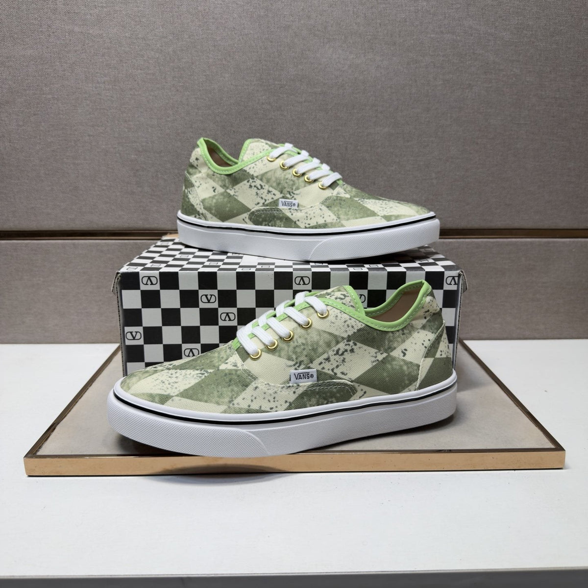Vans Men's Green Camouflage Low-Top Sneakers