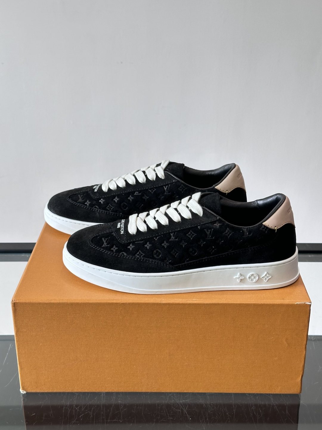 Louis Vuitton Flash Low-Top Sneakers