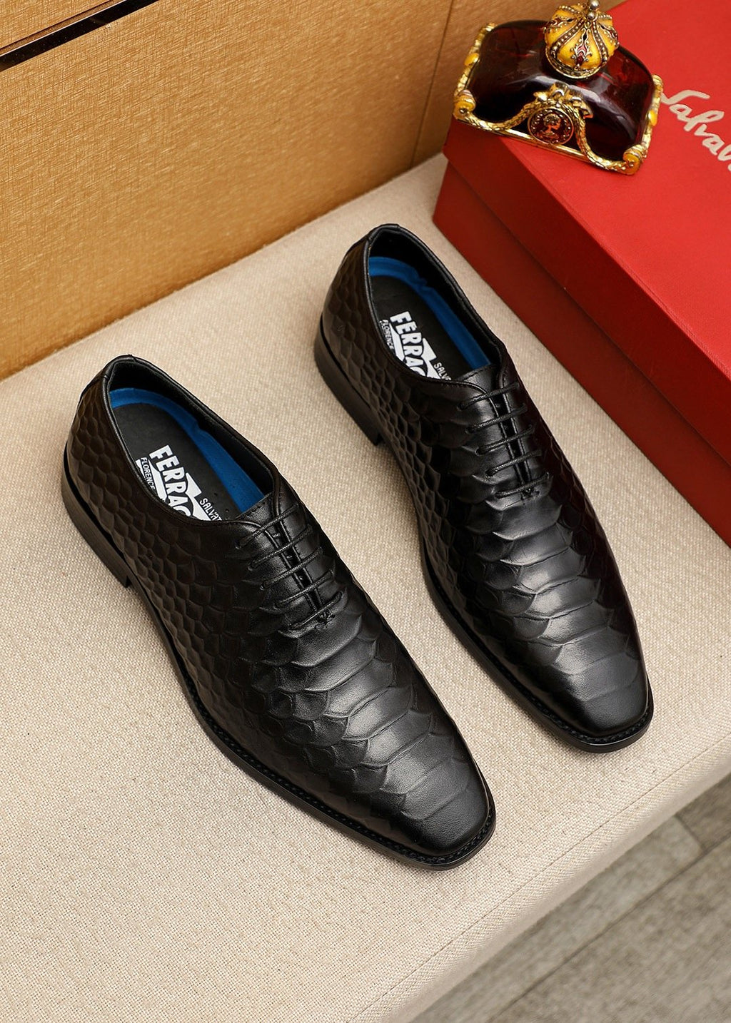Ferragamo Men's Textured Lace-Up Dress Shoes